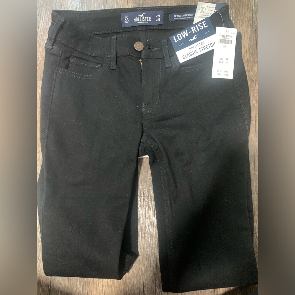 Hollister low-rise super skinny black jeans